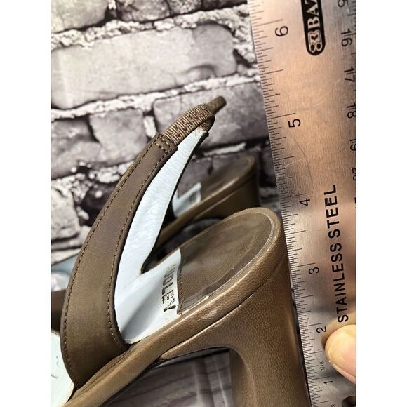 Audley Taupe Satin Fabric Closed Slingback Dress Block Heels Women 38.5EU/8M US - Picture 15 of 16